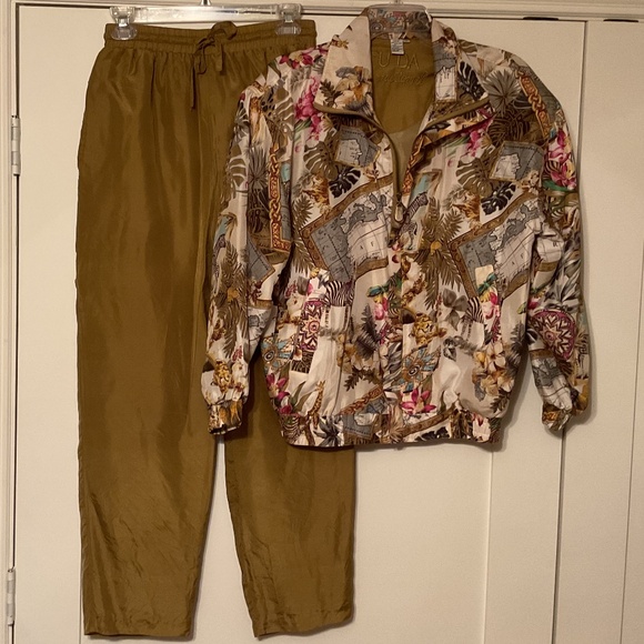 Ladies Vintage FUDA International Silk Bomber Jacket and Pants - Picture 1 of 5